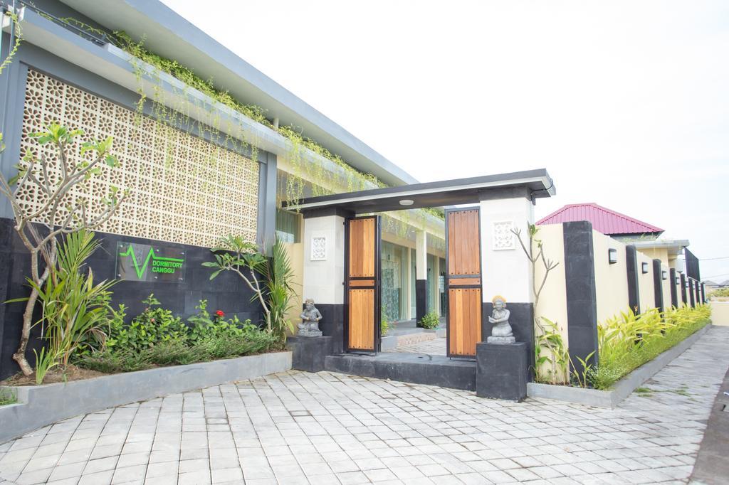 V Canggu Dormitory Eksteriør billede